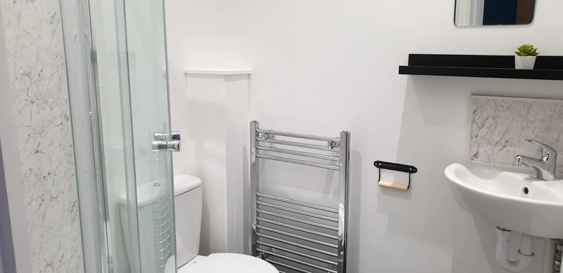 Ensuite - Bills Inclusive - Monson Street - 5 Bed - Thumbnail 4